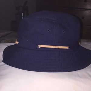 blue supreme bucket hat